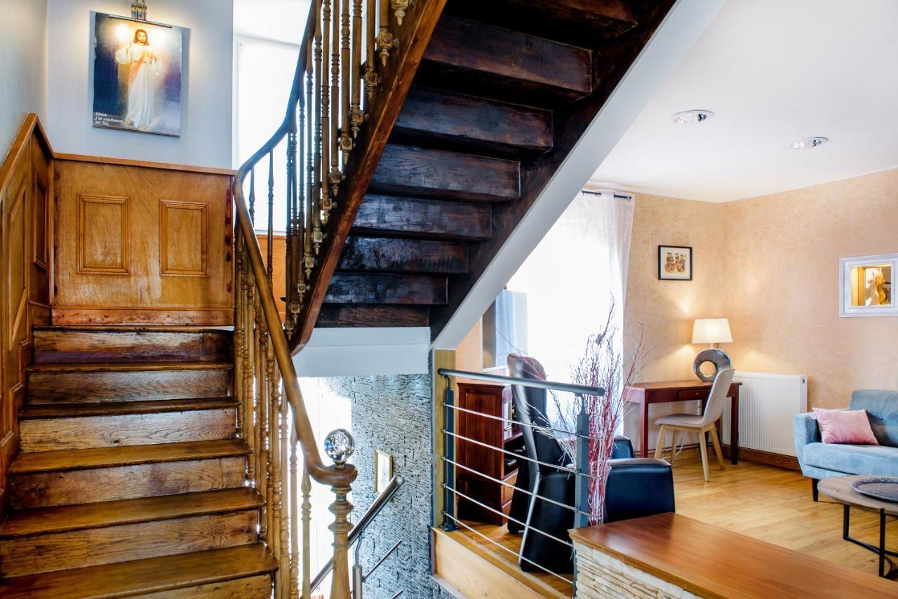 La Sainte Famille Otel Lourdes Dış mekan fotoğraf