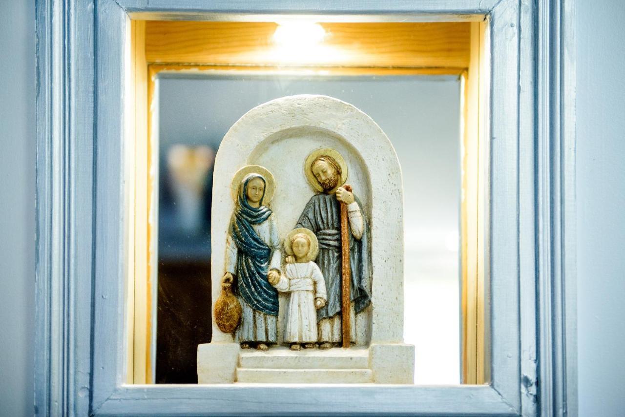 La Sainte Famille Otel Lourdes Dış mekan fotoğraf
