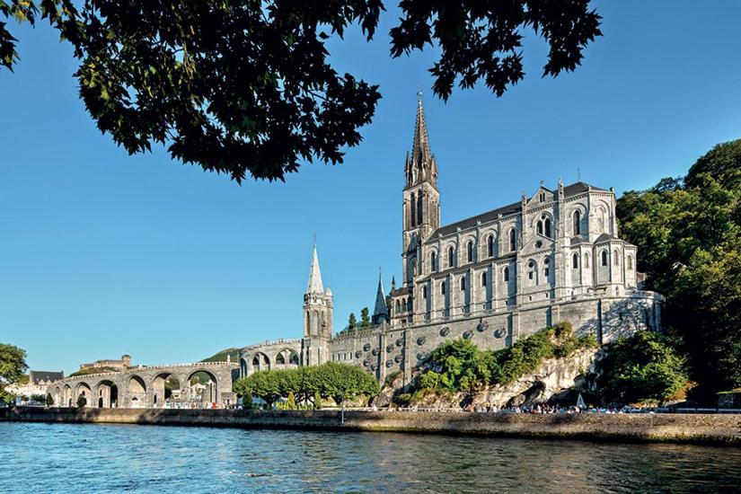 La Sainte Famille Otel Lourdes Dış mekan fotoğraf
